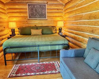 Little Cabin on the water…close to Glade Top Trail/Mark Twain National Forest - Ava - Habitación