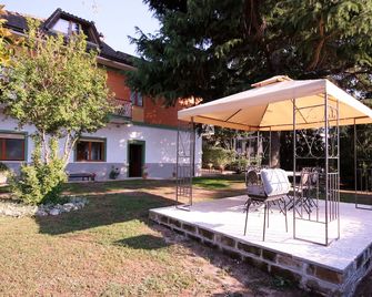 An ideal home for families or groups of friends-Near Rome-In the Castelli Romani - Ariccia - Patio