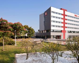 Ibis Barcelona Ripollet - Ripollet - Edificio