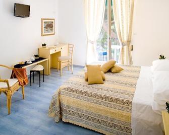 Hotel Ligure - Spotorno - Schlafzimmer