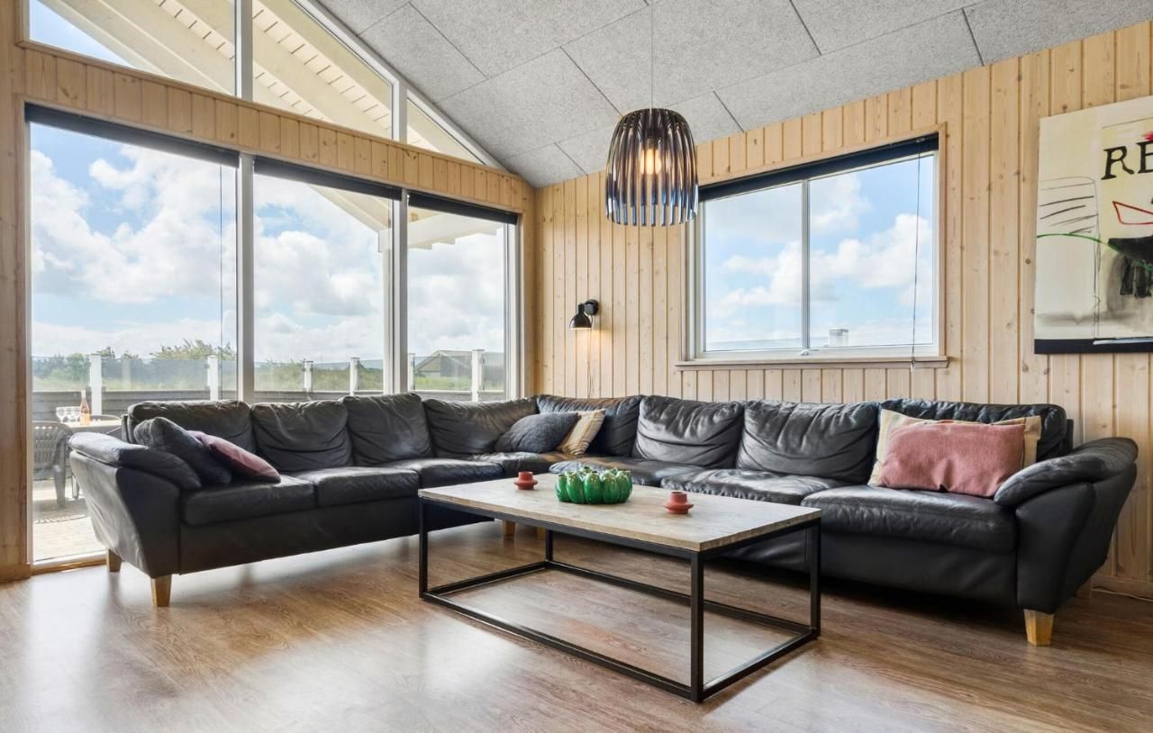 Beach Front Home In Ringkøbing With Sauna – Ringkøbing