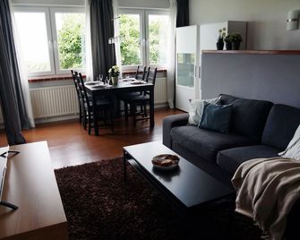 Ruhige Ferienwohnung mit Fernblick - Gadernheim - Living room