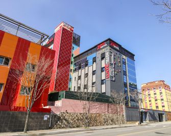 Busan Gijang 2pm - Jangan - Edificio