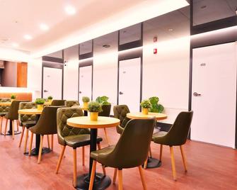 OYO Hostel Myeongdong 3 - Seúl - Restaurante