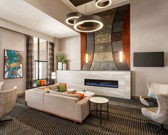 Holiday Inn & Suites Council Bluffs-I-29 By IHG - Council Bluffs - Lounge