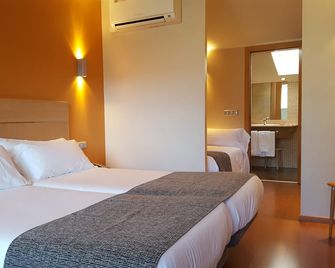 Hotel Espel - เลส เอสคัลเดส