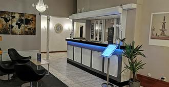 Sundsvall City Hotel - Sundsvall - Front desk