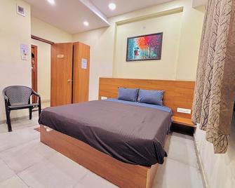 Hotel The Silver Nest - Nagpur - Bedroom