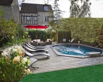 Côté Jardin - Chambres d'hôtes - Senlis - Zwembad