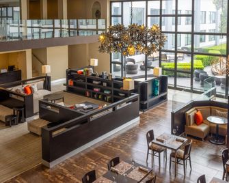 Courtyard by Marriott Toluca Airport - Toluca - Resepsjon