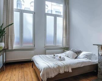 Huswell - Charming studio in the center of Antwerp - انتورب - غرفة نوم