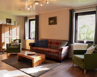 Holiday House In An Idyllic Secluded Location - Geestland - Wohnzimmer