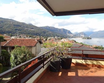 Vista Lago in centre of Stresa, large terrace, sweeping view of lake, WiFi, A/C - Stresa - Balkon