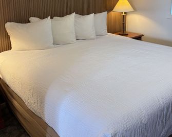 Travelodge by Wyndham Langley - Langley - Yatak Odası