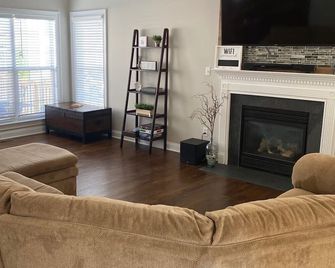 Davidson House - 3 beds 2.5 baths - Davidson - Living room