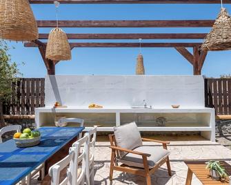 Bougan Villa - Lardos - Patio