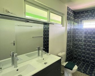 Âpara Feti'a - Mirimiri Lodge - Raiatea - Bathroom