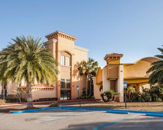 Ramada by Wyndham Jacksonville/Baymeadows Hotel & Conf Cntr - Jacksonville - Bygning
