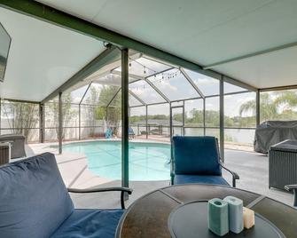 Bright Getaway with Ski Lake, 11 Miles to Dtwn Tampa - Brandon