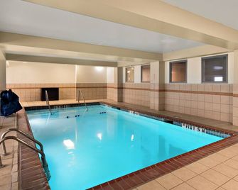 Raleigh Inn I-40 Northeast - Memphis - Pool