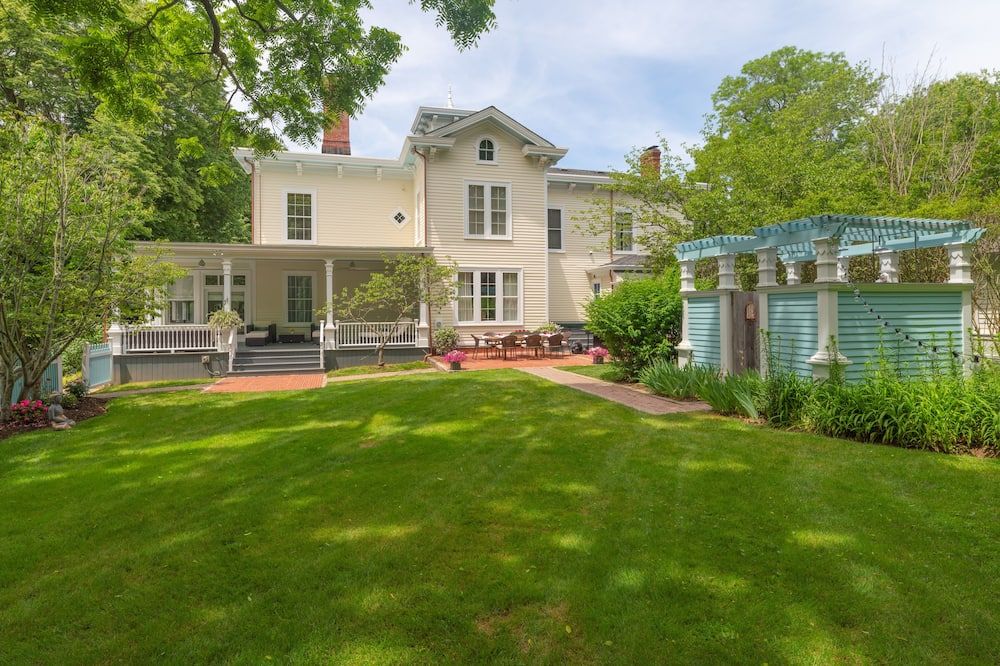 Breakwater Estate now hosting Special Events - Mattituck - בניין