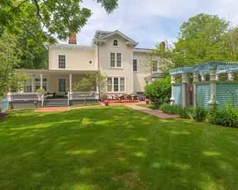 Breakwater Estate now hosting Special Events - Mattituck - Edifício