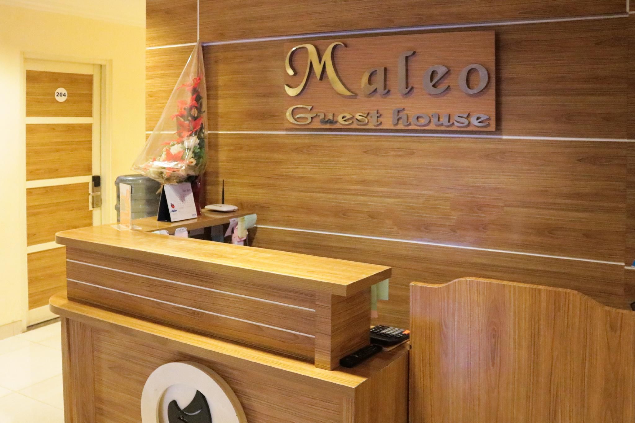 OYO 984 Maleo Guest House - Ambon - Front desk