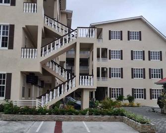 Luxury Condo in Gated Community - Georgetown - Building