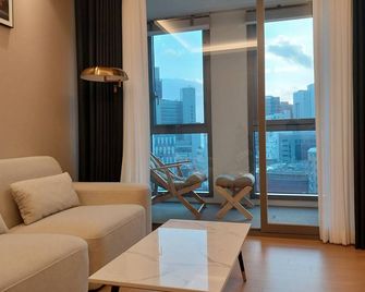 The solid residence - Elbon the stay by haeundae - Busán - Sala de estar