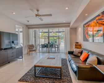 Coconut Grove - Port Douglas - Sala de estar