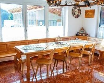Cabana Cerbul-Oasa-Transalpina - Tău Bistra - Dining room