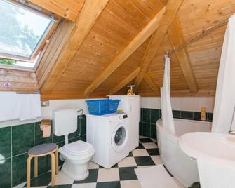 Tomato Old Town Entrance - Dubrovnik