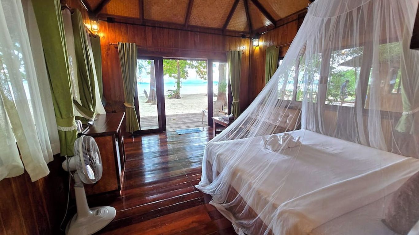 كرادان بيتش ريزورت