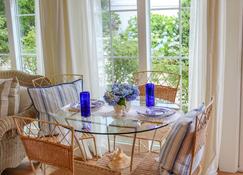 New Beach Rose Boutique Cottage on the beach - Bristol - Dining room