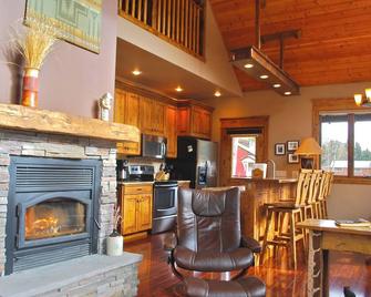 101 Republic Near Yellowstone - Cooke City - Kitchen