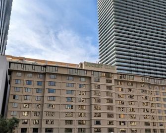 Suites at Jockey Club (No Resort Fee) - Paradise - Toà nhà