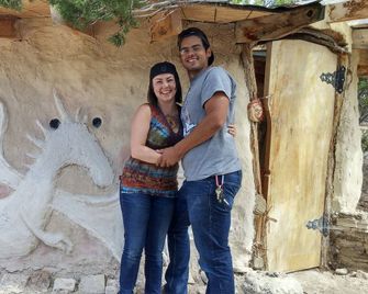 Hand-Made Hut Rental in an Eco-Friendly Village surrounded by Natural Beauty near Provo, Utah - Ephraim