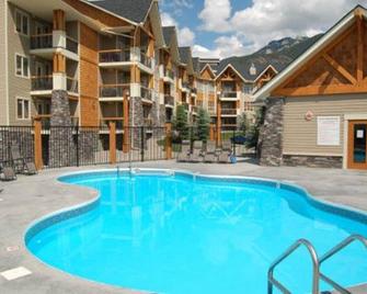 Sable Ridge by High Country Properties - Radium Hot Springs - Pool