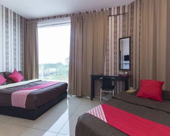 OYO 439 Night Queen Hotel - Sepang - Habitación