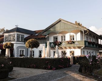 Gut Altholz Landhotel und Restaurant Hutter - Plattling - Gebouw