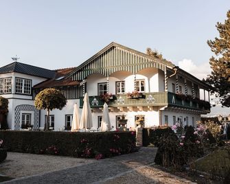 Gut Altholz Landhotel und Restaurant Hutter - Plattling - Bâtiment