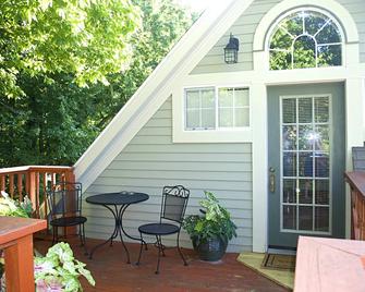 In The Center Of It All !!! - Fayetteville - Patio