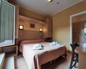 Hotel Originale - Rimini - Bedroom