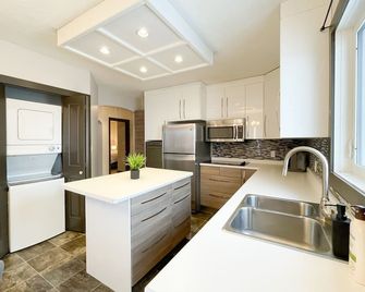 Modern Comforts Downtown Living within walking distance to all the conveniences - Yorkton - Küche
