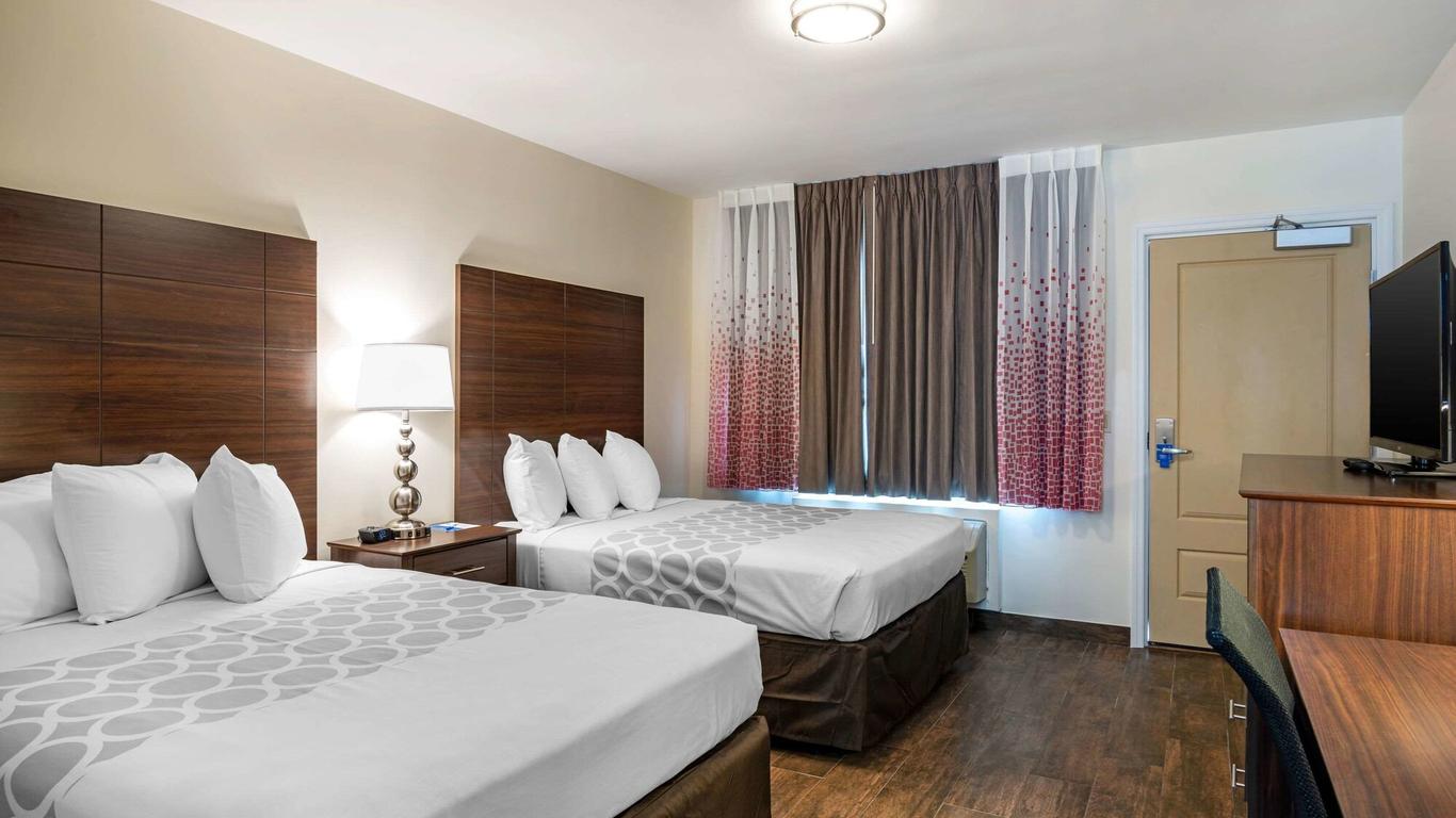 Downtown Hollywood Gardens Inn & Suites