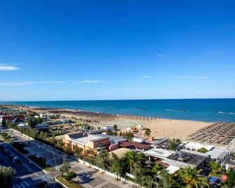 Hotel Maja - פסקארה - חוף