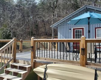 Hooked On A Feeling — Fishing Cabin - Rising Fawn - Balcony