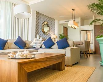 Vallarta Gardens Beach Front Hotel & Residences - Bahia de Banderas - Living room