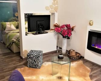 Cozy and modern apartment Stuttgart Mitte - Stuttgart - Ruang tamu