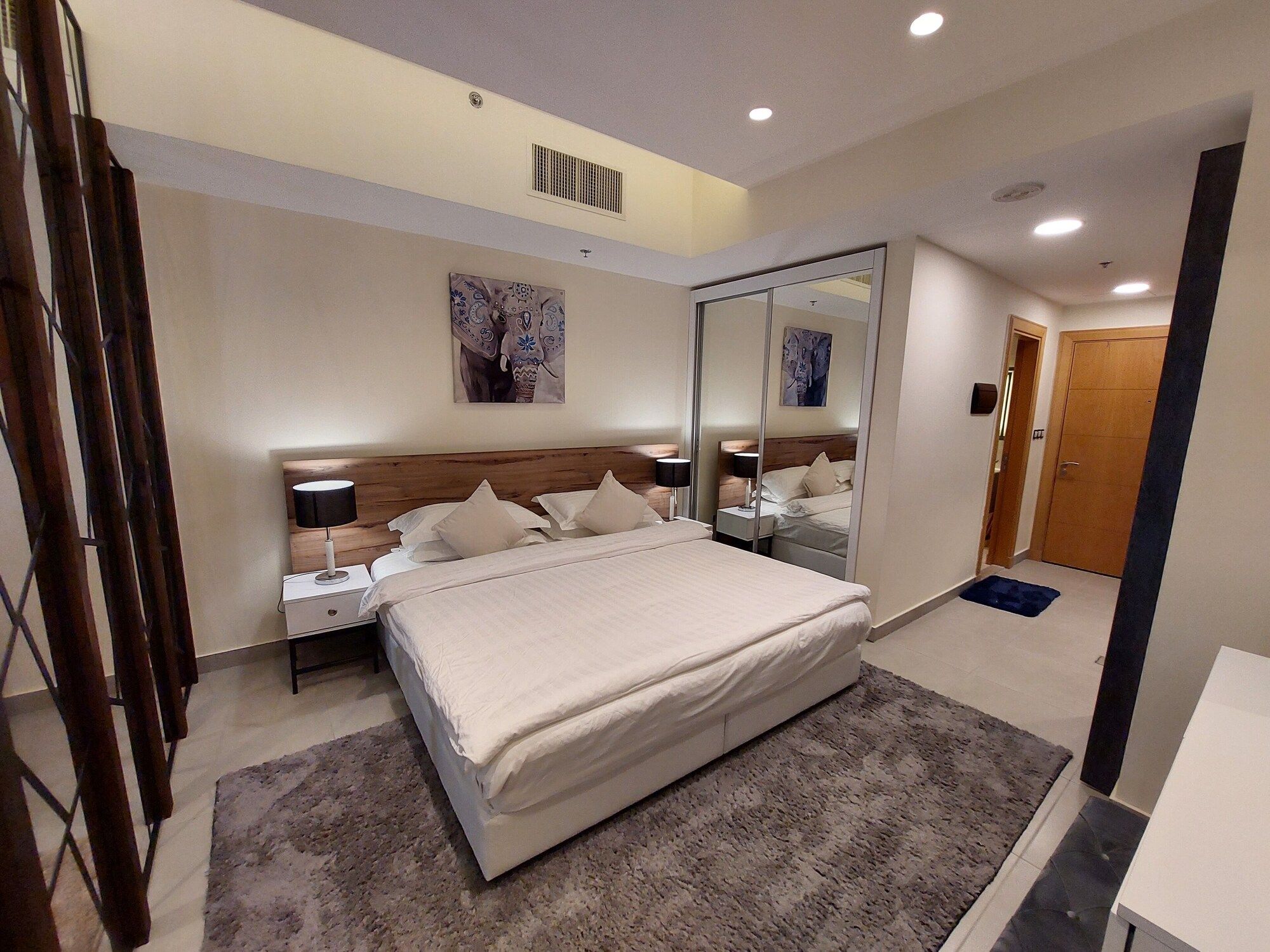 Luxury Furnished Apartment - Damac Tower - Amman - Camera da letto